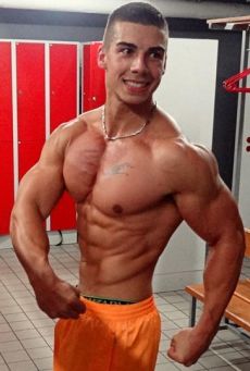 Alex Müller beim Posing nach dem Training