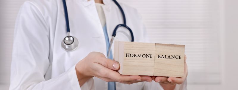 Frauenärztin entwickelt Hormondiät Frauenärztin Sara Gottfried entwickelt die Hormondiät um Hormone ins Gleichgewicht zu bringen und Gewichtsproblemen entgegenzuwirken.