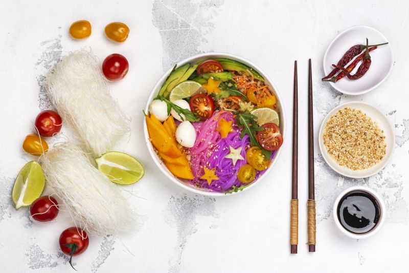 Glasnudel Buddha Bowl für Veganer Leckere Buddha Bowl mit Glasnudeln für Veganer