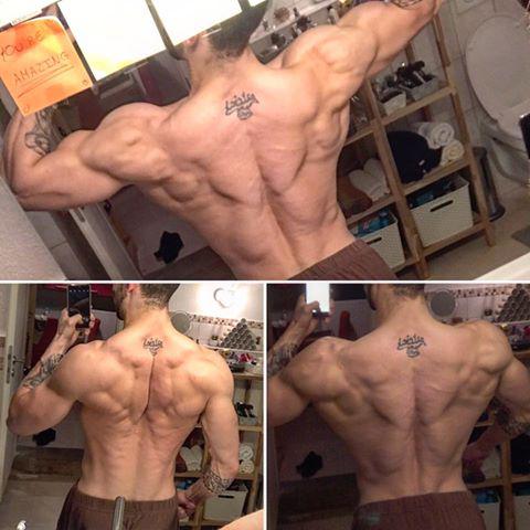 Rückenmusulatur Mens Physique Athlet